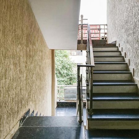 Oyo Flagship 81486 Hotel Mahalaxmi Guesthouse New Delhi Exterior photo