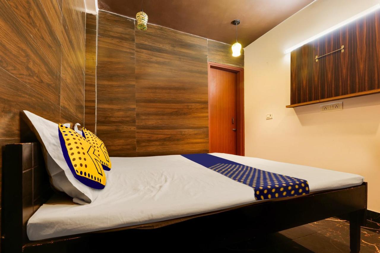 Oyo Flagship 81486 Hotel Mahalaxmi Guesthouse New Delhi Exterior photo